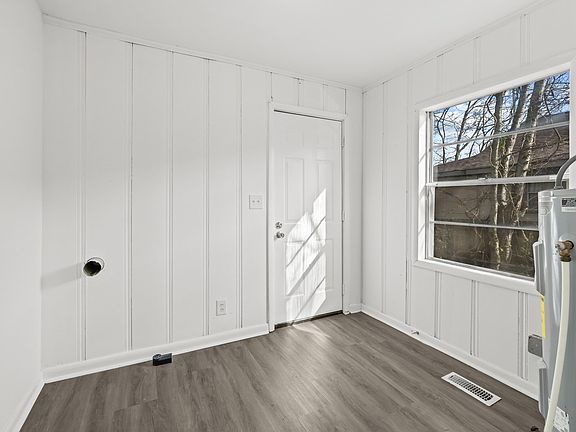 3rd image of 417 Athens Ave