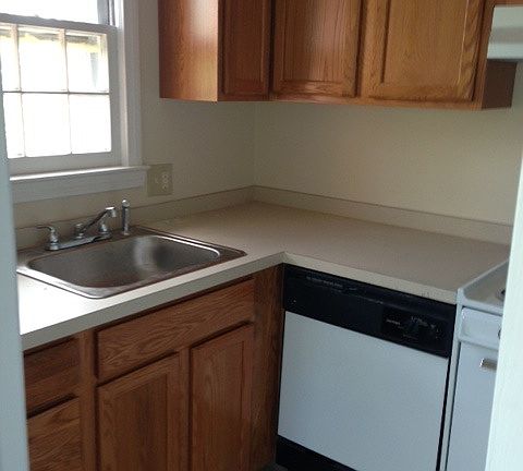 5th image of 725 Whitney Ave APT A3