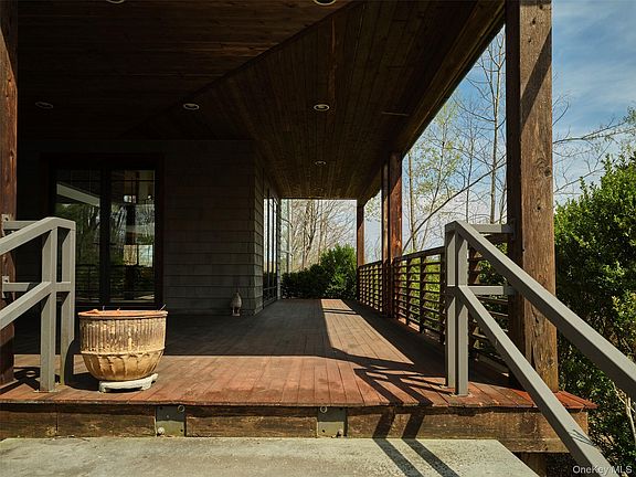 5th image of 150 Bethlehem Road