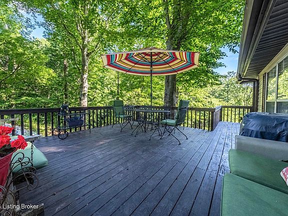 4th image of 2158 Eveleigh Rd
