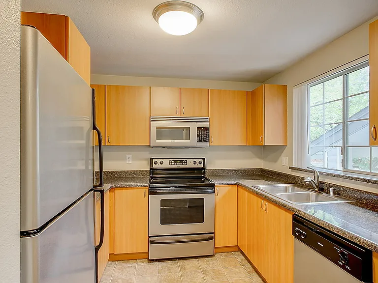 Sammamish View — Photo 5