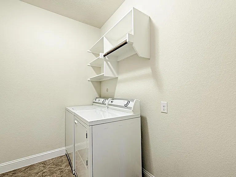 1208 Uplands Dr — Photo 14
