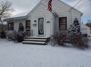 1041 State St, Ottawa, IL 61350