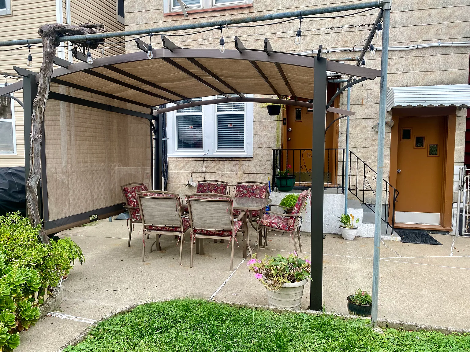 2 bed, $2,000 — Photo 2