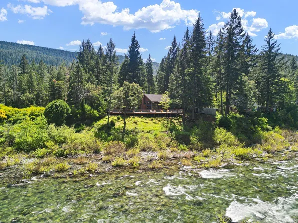 470 Gasquet Flat Rd, Gasquet, CA 95543