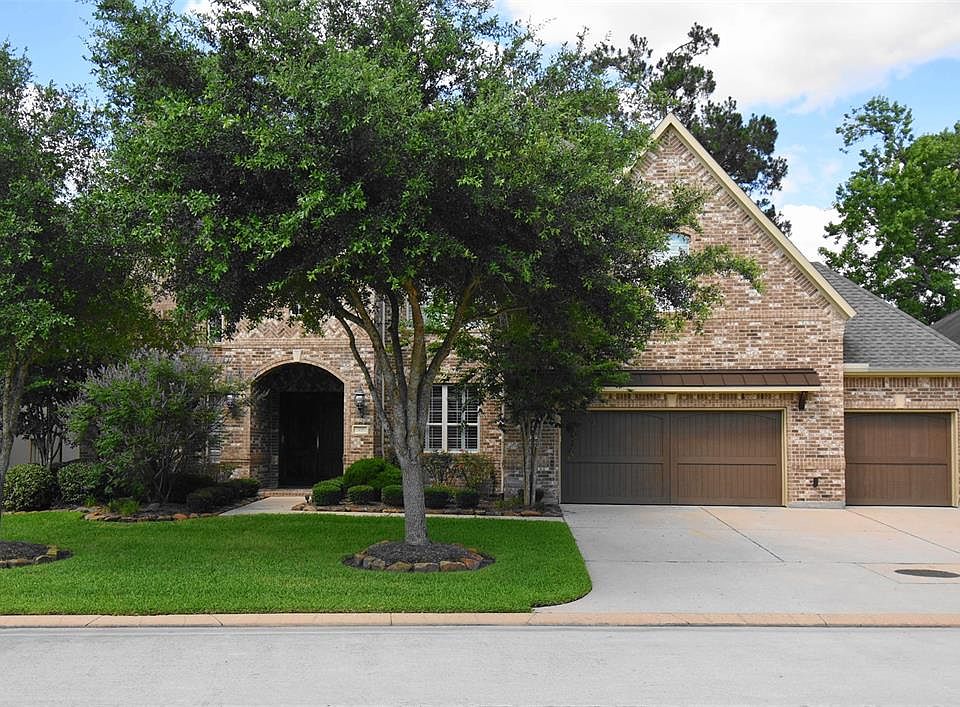 1st image of 3439 N Cotswold Manor Dr