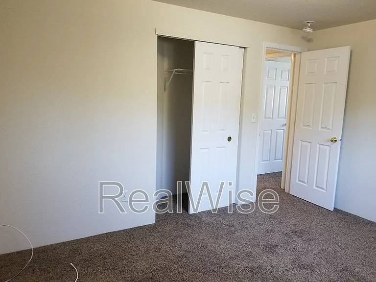 1527 Hamilton Ln — Photo 14