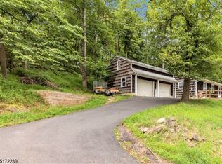 902 Homestead Dr, Newton, NJ 07860