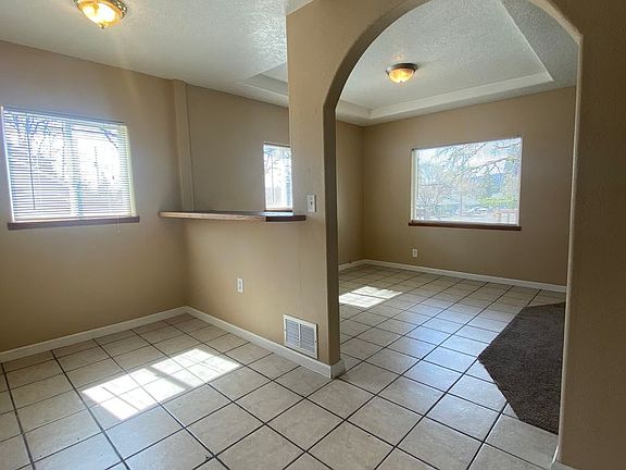 5th image of 825 Yale Ave #825