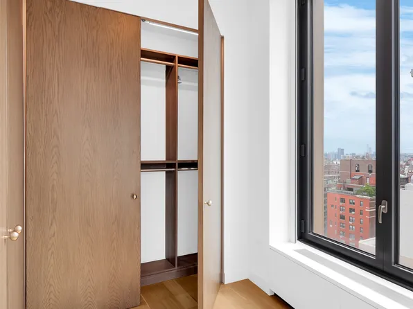 21 East 12th Street image 8 of 16