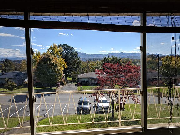 2nd image of 324 Greenway Dr