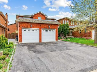 128 Embassy Dr, Vaughan, ON L4L 4Z8