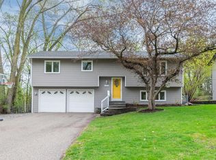 6254 Yucca Ln N, Maple Grove, MN 55311