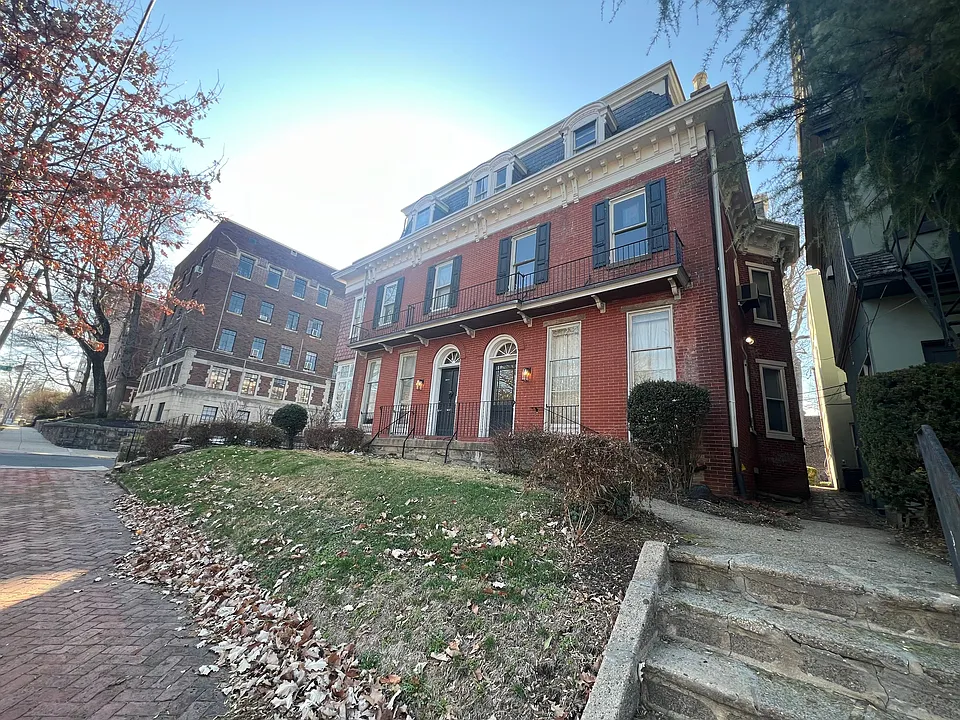 Building Photo 3
