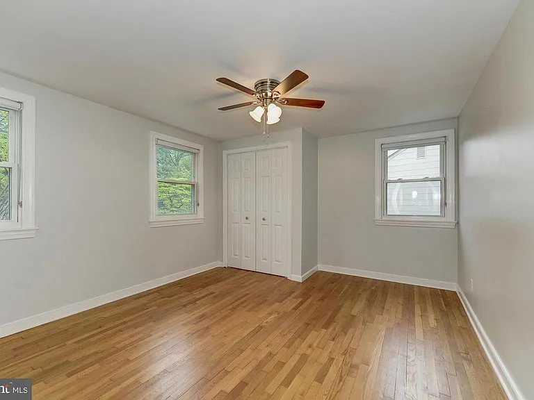 937 Patrick Henry Dr — Photo 24