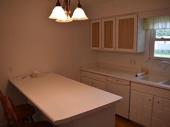3rd image of 301 E Ririe Pl