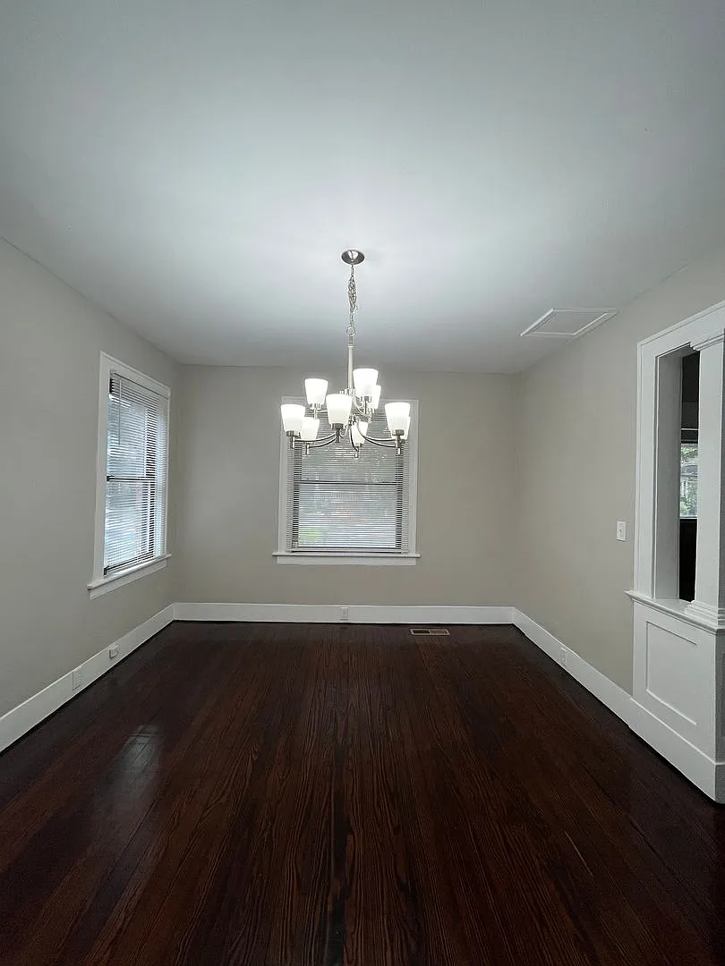 Don't Miss Out! $0 Deposit + First Month FREE! 3 Bed/ 1.5 Bath All Brick Home Historic District! — Photo 2