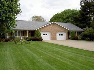 843 Camelia St NW, Hartville, OH 44632