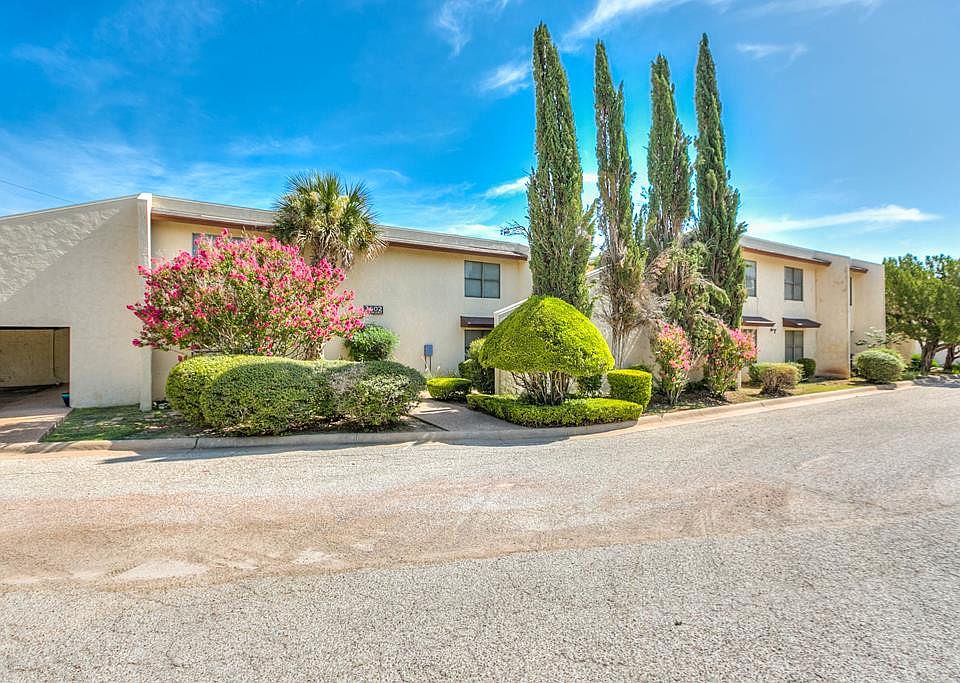 1st image of 3602 Gemini Dr APT 1D