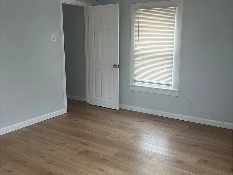 1252 Jefferson St — Photo 10