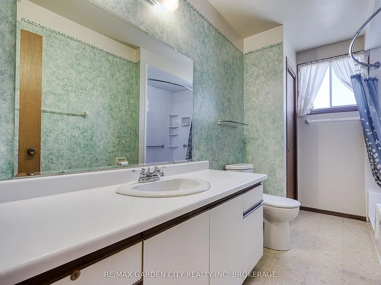 7740 Chorozy St — Photo 20