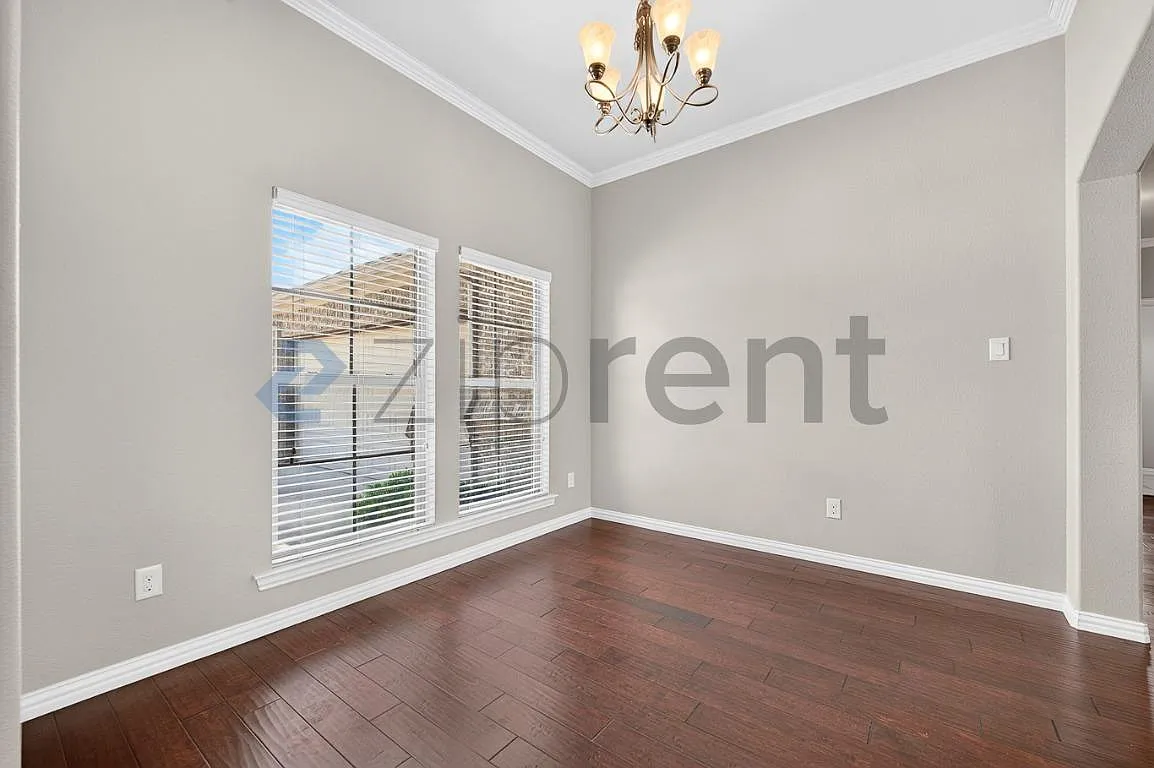 3 bed, 1717 sqft, $2,235 — Photo 4