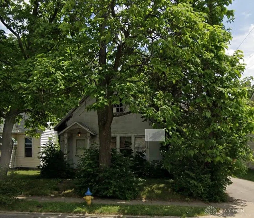 2100 Catalpa Dr photo 1