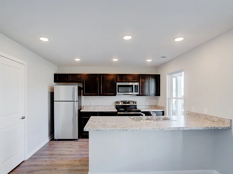 Cypress Point Apartments — Photo 39