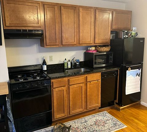 2nd image of 149 Endicott St APT 3