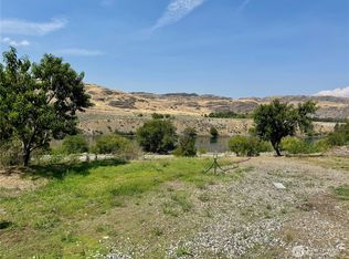 18 Pine Dr, Coulee Dam, WA 99116