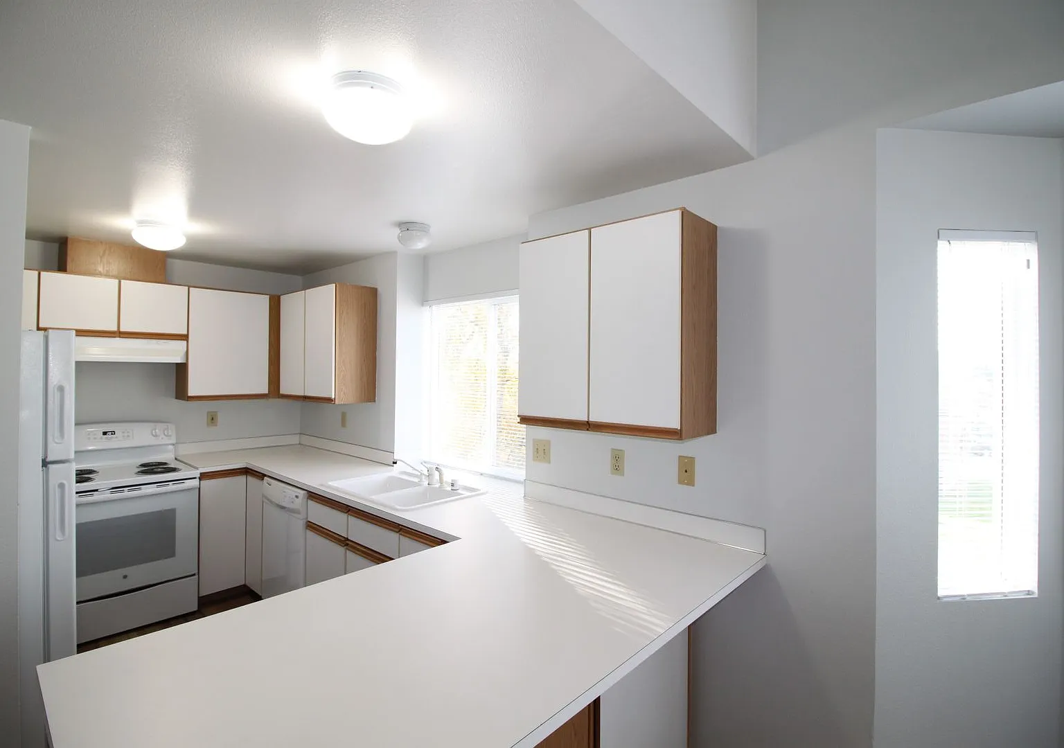 2 Bed 2 Bath Condo - WSG Included - Near Downtown - NAS Whidbey — Photo 4