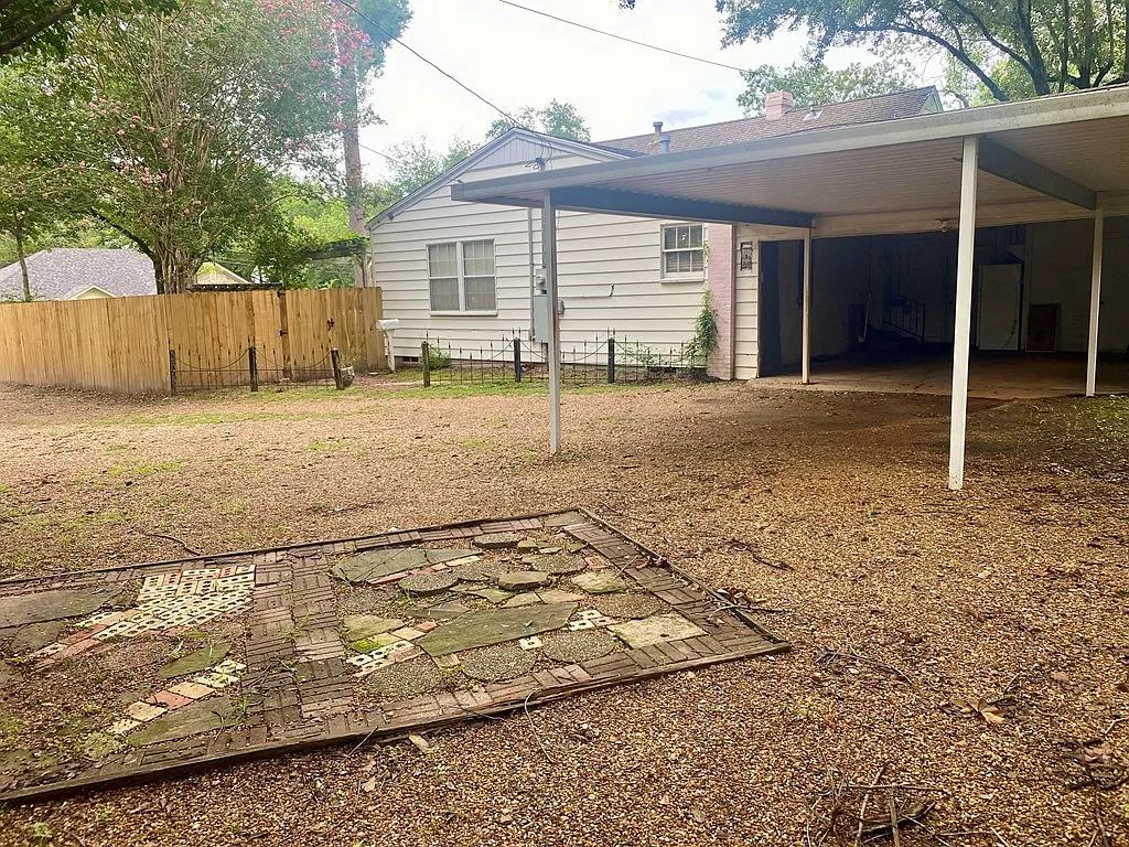 3 bed, 2.0 bath, 1500 sqft, $1,400 — Photo 3