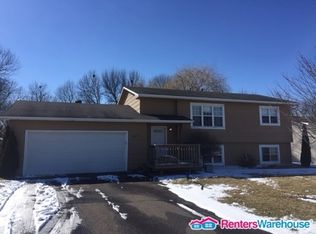 817 Creekside Cir, Buffalo, MN 55313