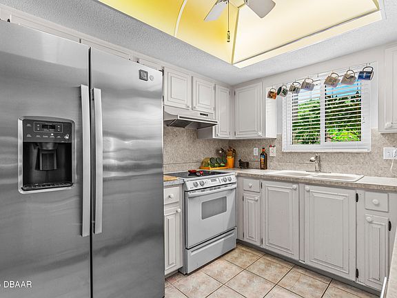 5th image of 16 W Tipperary Ln