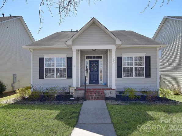 8722 Arrowhead Place Ln, Cornelius, NC 28031