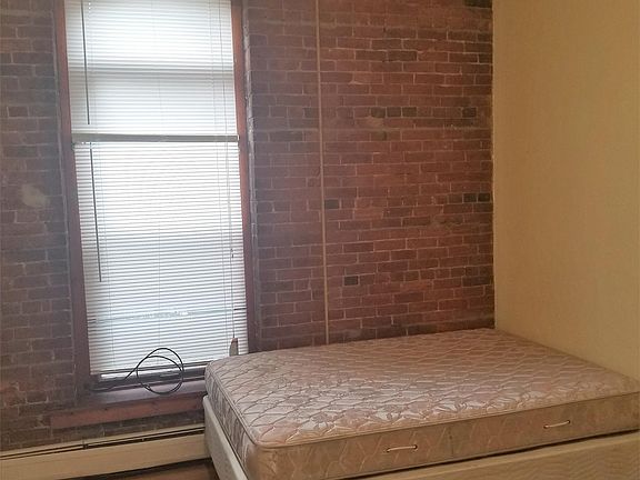 2nd image of 260 Washington St APT 7