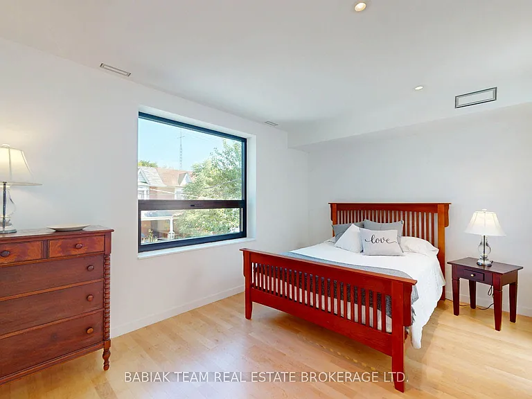 149 Maria St #UPPER — Photo 16