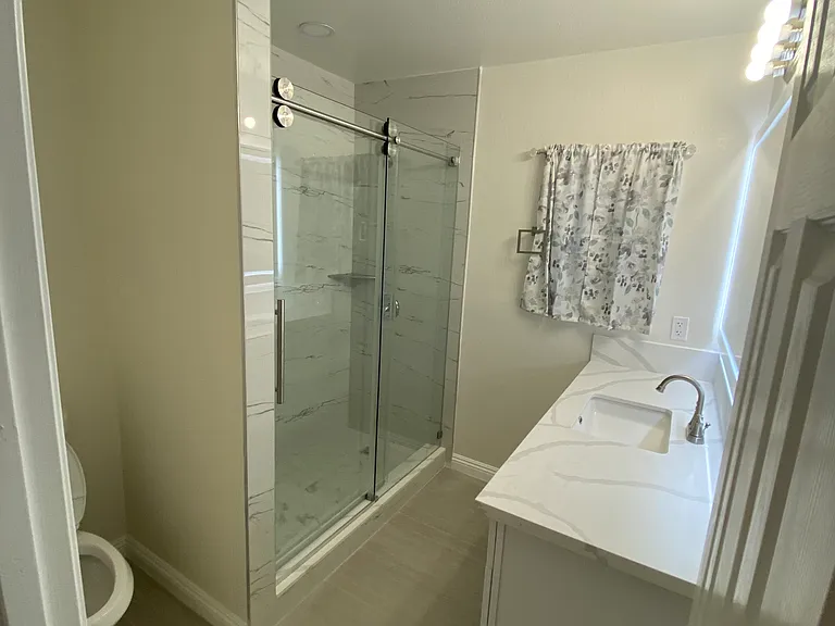 5460 Pine Ave — Photo 13