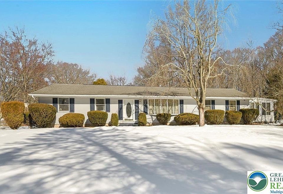 1st image of 4 Codorus Rd