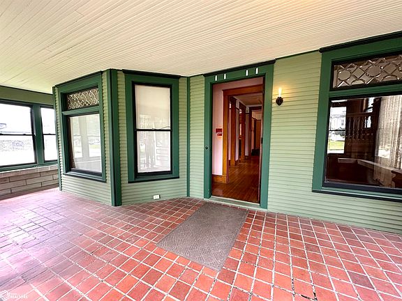 4th image of 1125 Broad St