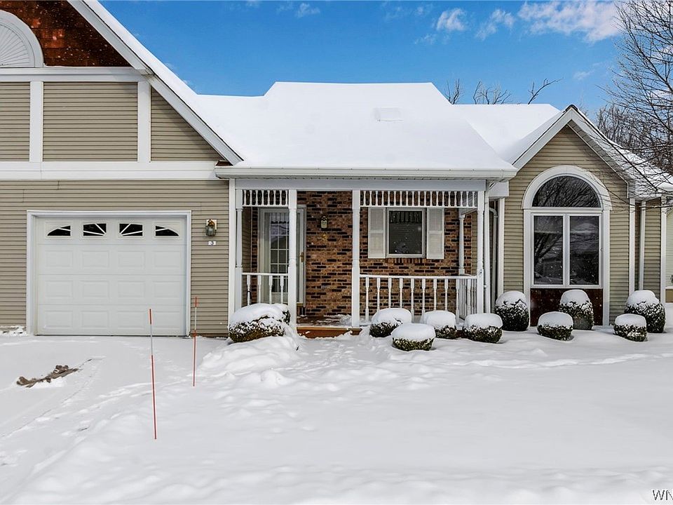 1st image of 3 Spicebush Ln