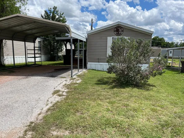 704 E Schubert St Trailer 13, Fredericksburg, TX 78624