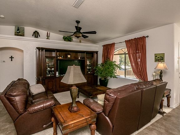 5th image of 483 Cheyenne Ln