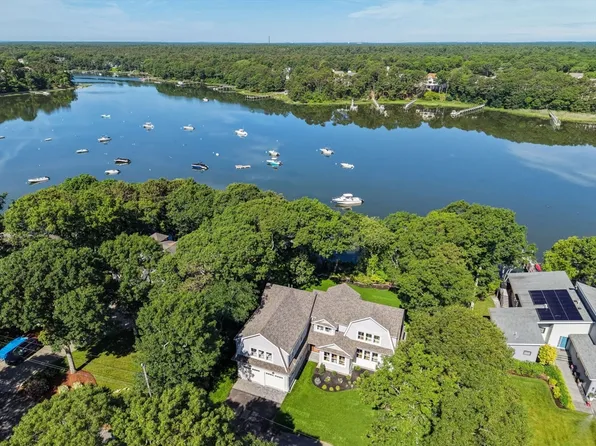 640 Poponessett Rd, Barnstable, MA 02630