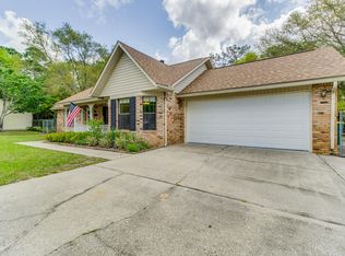 443 Shoal Lake Dr, Crestview, FL 32539