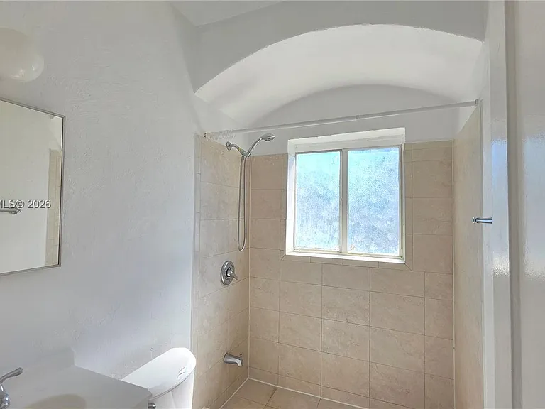7629 Dickens Ave #7 — Photo 19