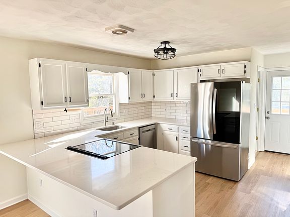 4th image of 5638 Legate Dr