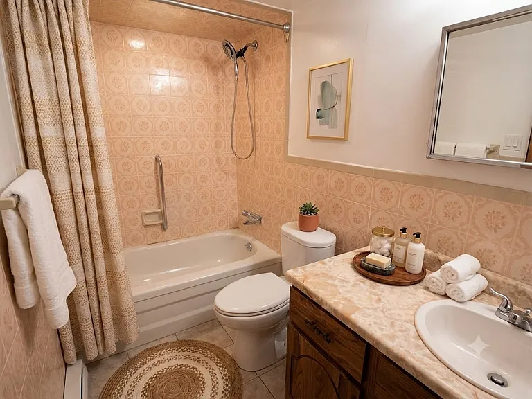 1445 Ouellette Ave — Photo 8