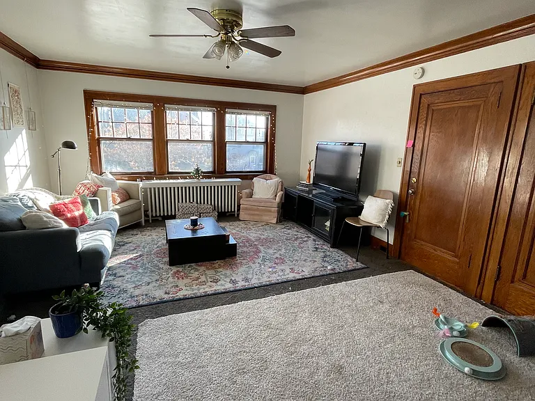 1411 E 3rd St #2 — Photo 8