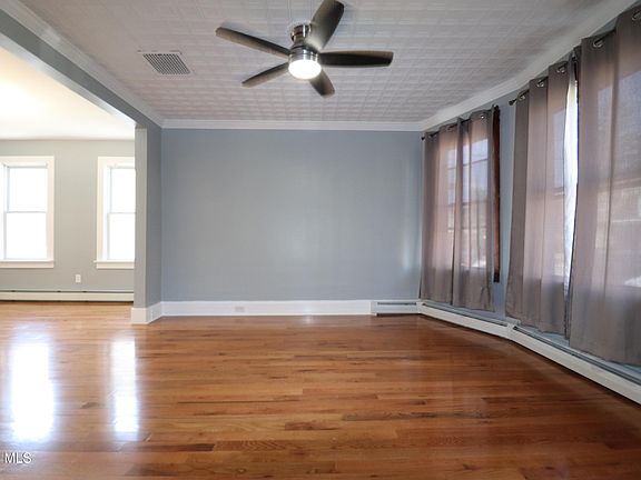 3rd image of 417 Eleanor Street